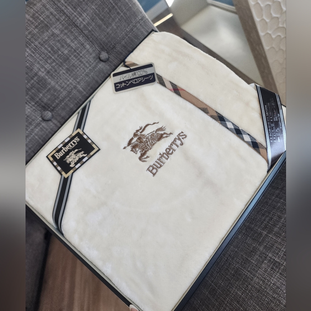 Authentic Burberry London Ivory Blanket with Plaid Trim